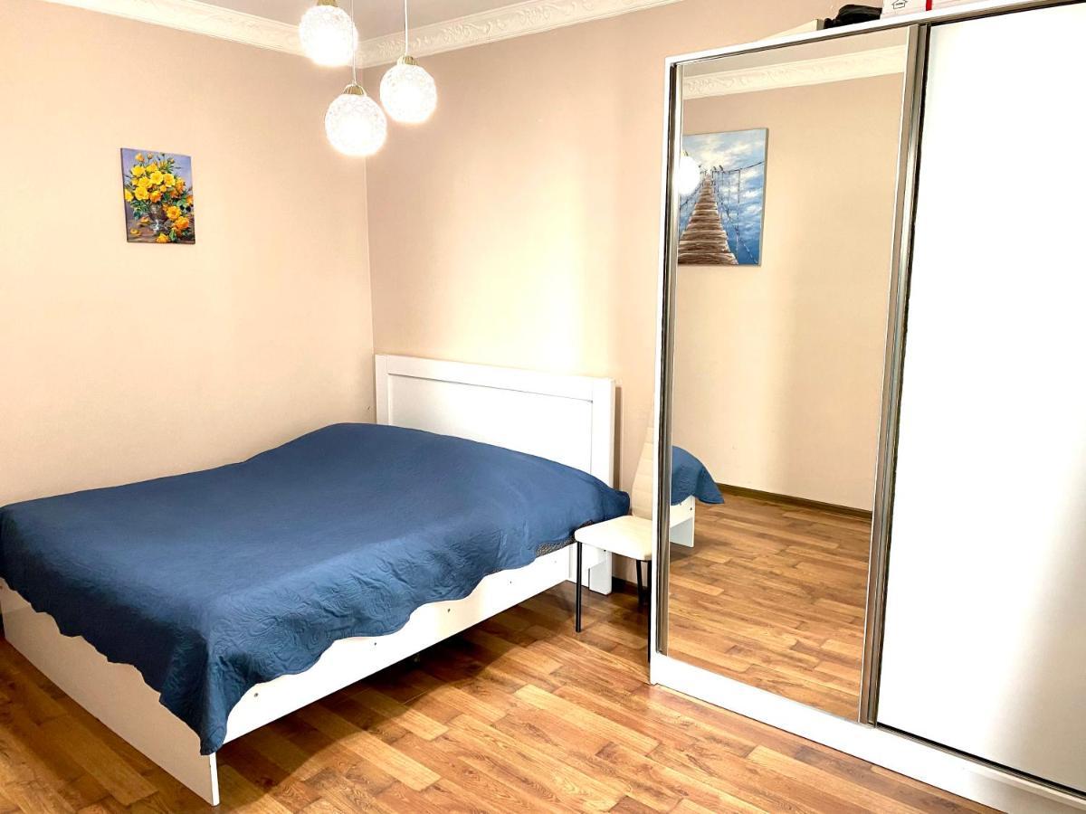 Daniel Sea View Apartment Batoumi Extérieur photo